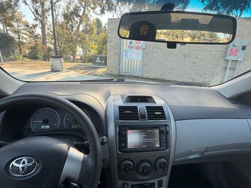 Used 2013 Toyota Corolla LE image 6