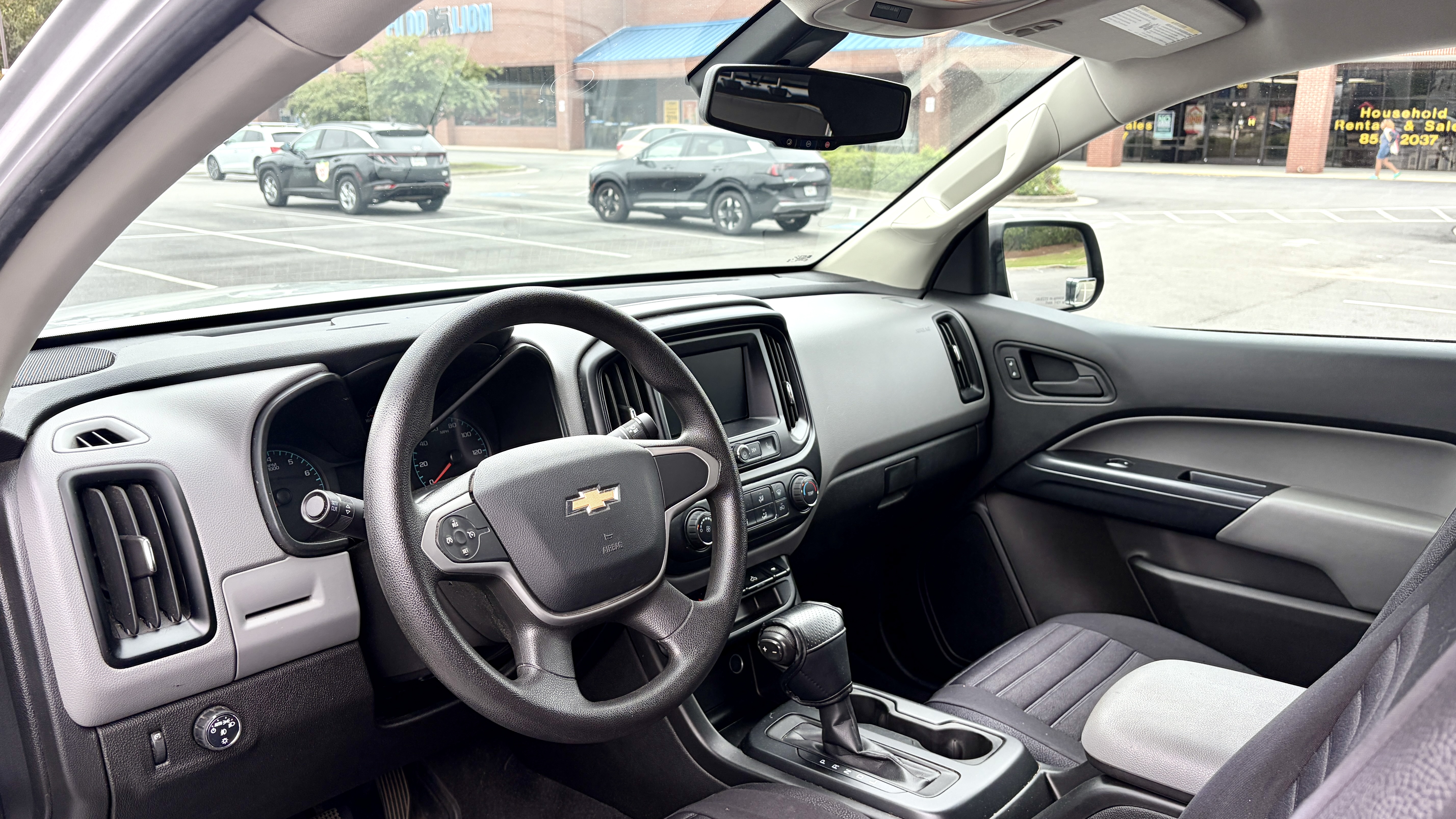Used 2020 Chevrolet Colorado W/T w/ Custom Special Edition RWD image 8