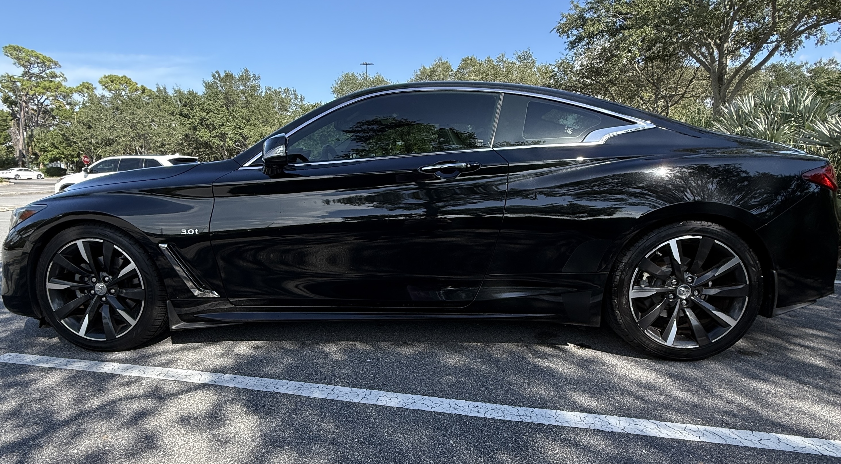 Used 2017 INFINITI Q60 3.0t w/ Premium Plus Package 3.0T RWD image 1