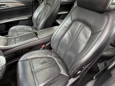 Used 2013 Lincoln MKZ image 5