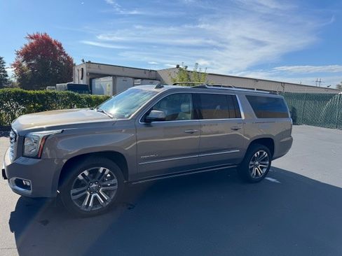 Used 2019 GMC Yukon XL Denali w/ Denali Ultimate Package image 4
