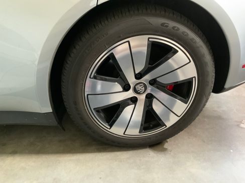 Used 2021 Porsche Taycan 4S image 9