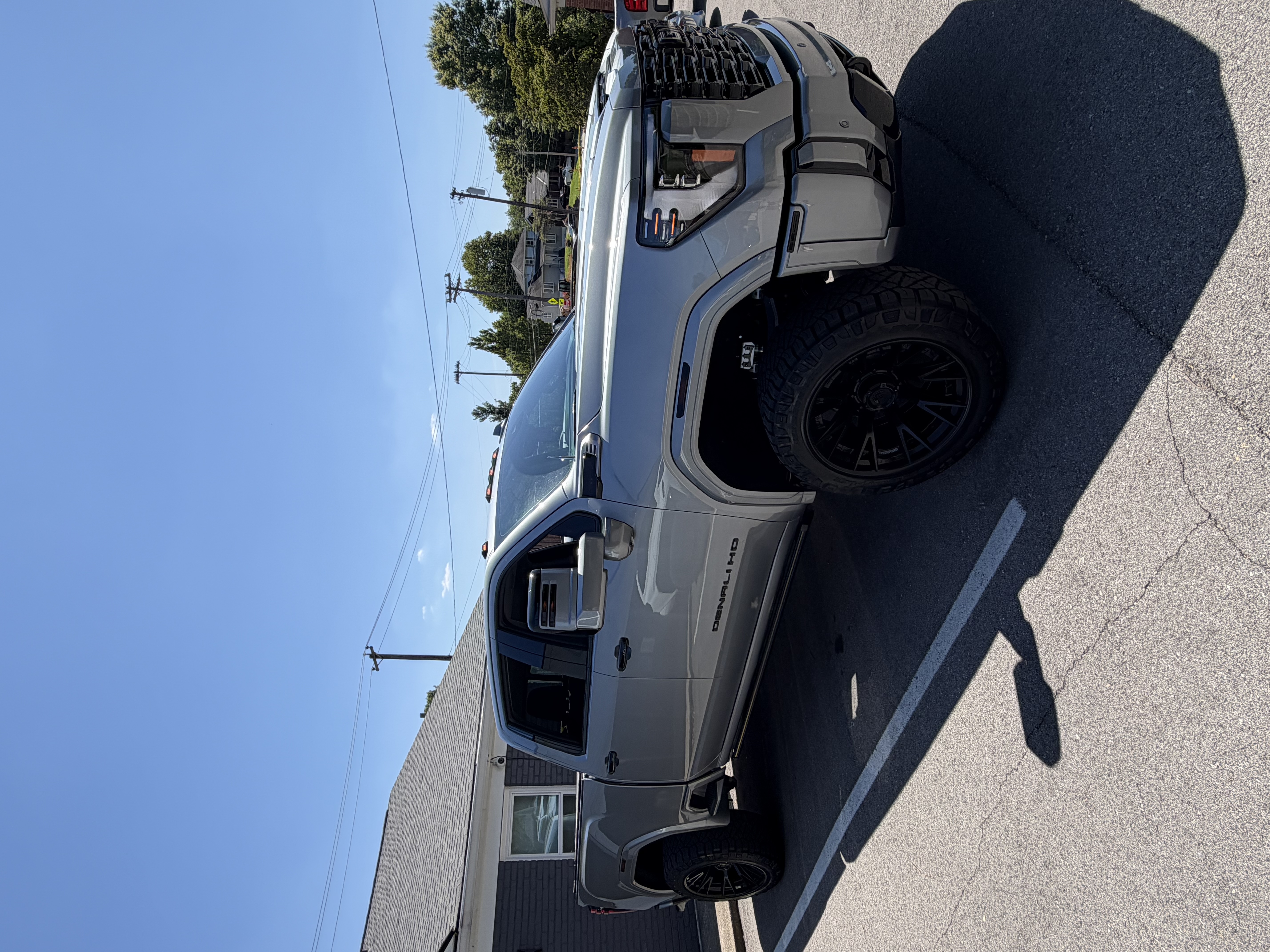 Used 2025 GMC Sierra 3500 Denali w/ Technology Package AWD/4WD image 5