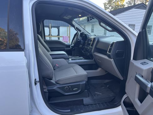 Used 2016 Ford F150 XLT w/ Equipment Group 302A Luxury image 10