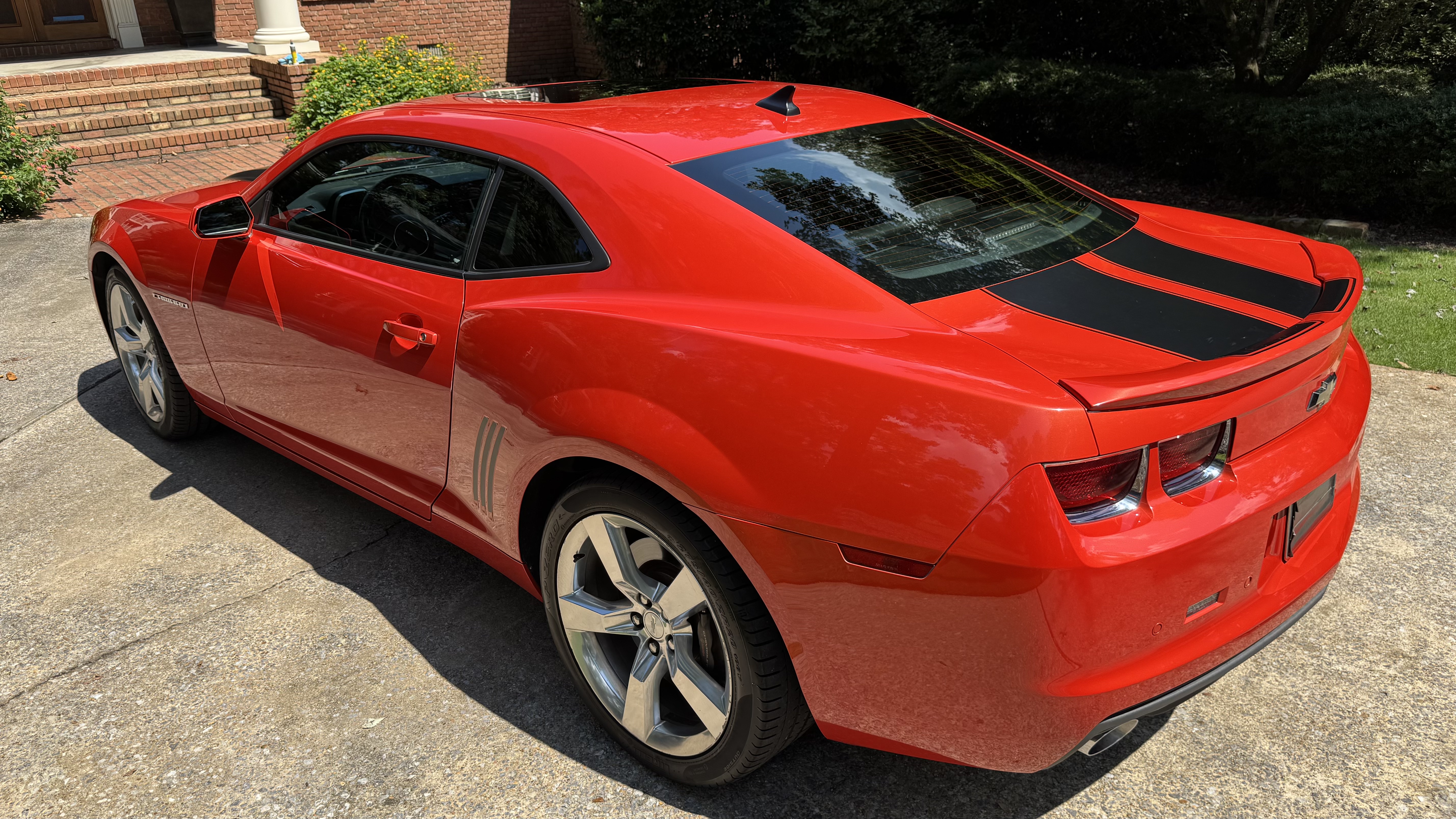 Used 2010 Chevrolet Camaro SS w/ RS Package RWD image 10