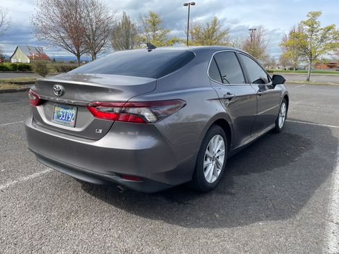 Used 2022 Toyota Camry LE w/ Cold Weather Package FWD image 6