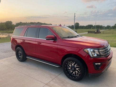 Used 2021 Ford Expedition XLT AWD/4WD image 4