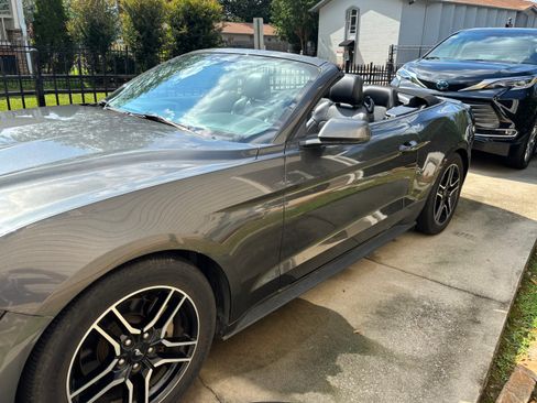 Used 2018 Ford Mustang Premium w/ Equipment Group 201A RWD image 11