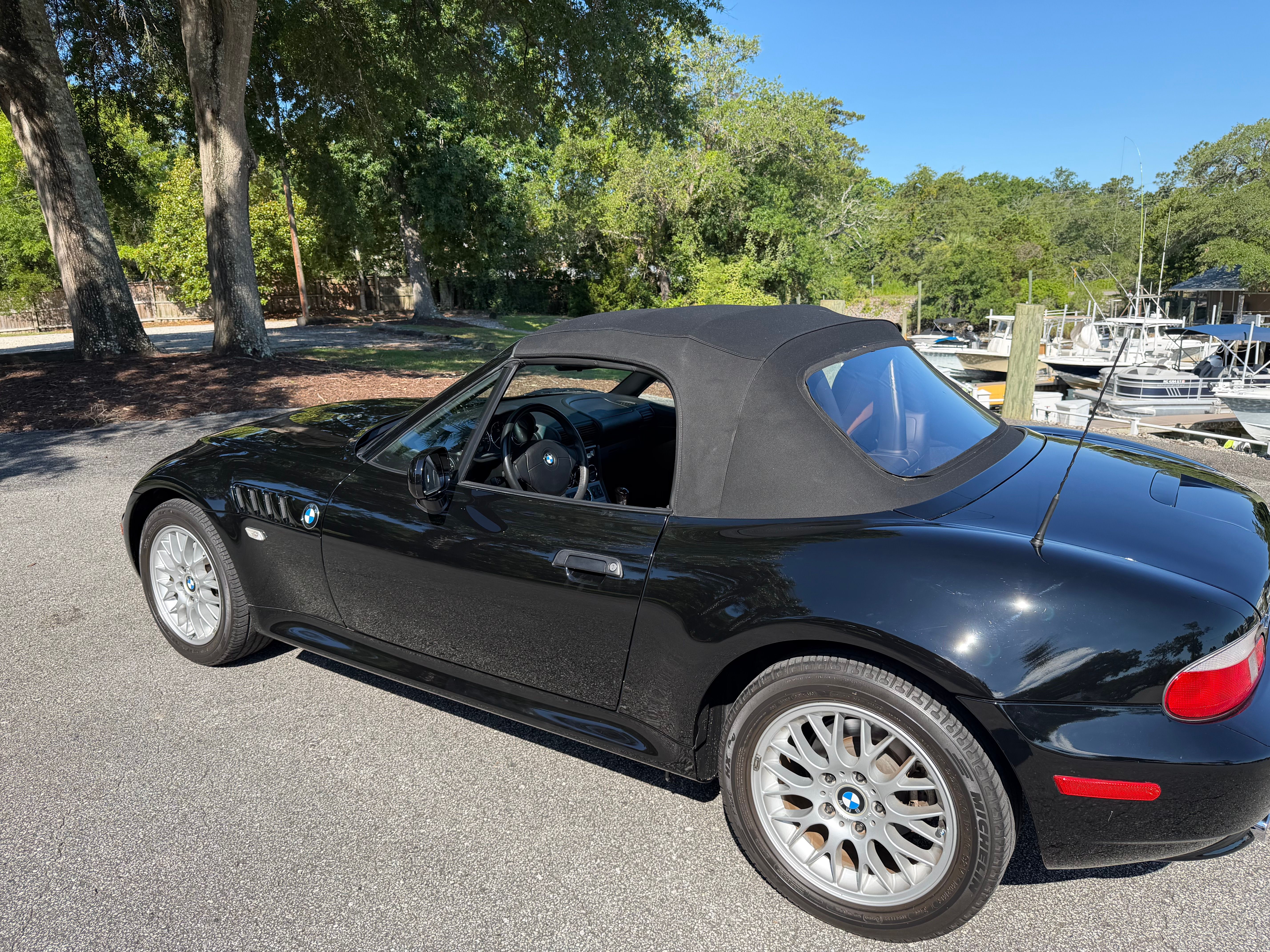 Used 2002 BMW Z3 2.5i RWD image 2