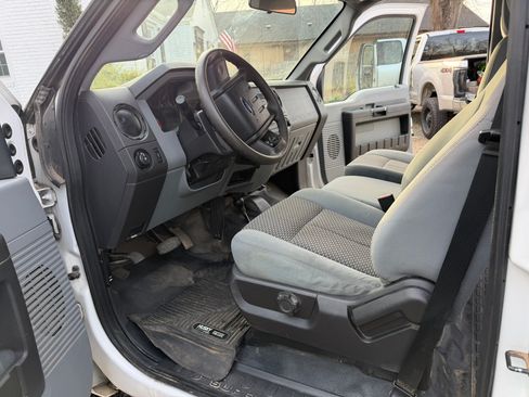 Used 2016 Ford F250 XL w/ Power Equipment Group image 1