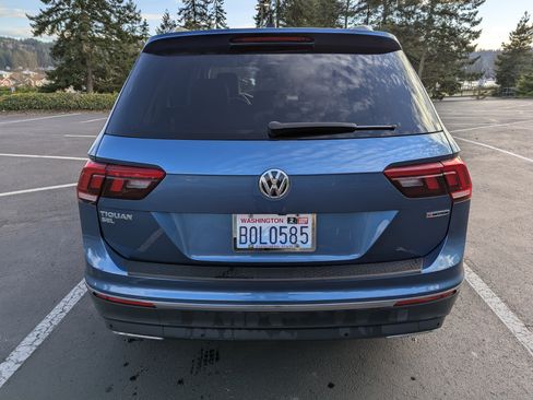 Used 2019 Volkswagen Tiguan SEL Premium w/ 3rd Row Seat Package image 2