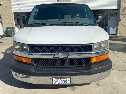 Used 2009 Chevrolet Express 3500 Passenger w/ LT Preferred Equipment Group image 10