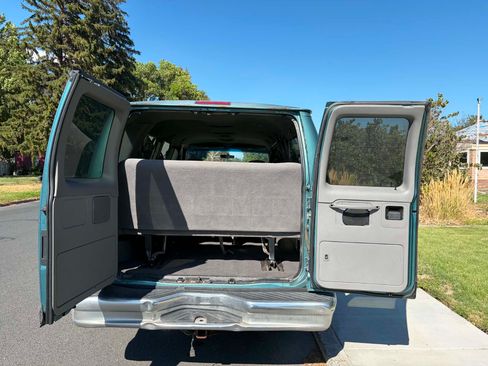 Used 1998 Ford E-350 and Econoline 350 Club Wagon RWD image 12