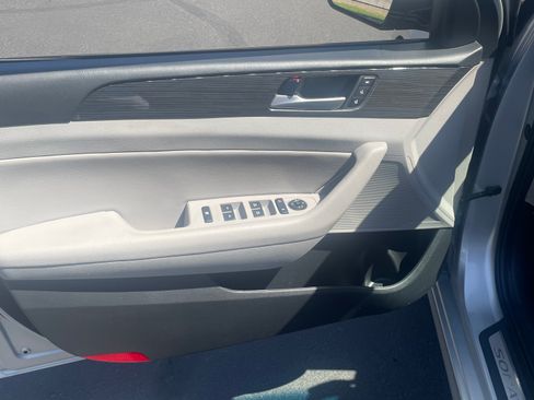 Used 2019 Hyundai Sonata Limited FWD image 6