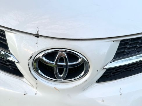 Used 2014 Toyota RAV4 Limited image 13