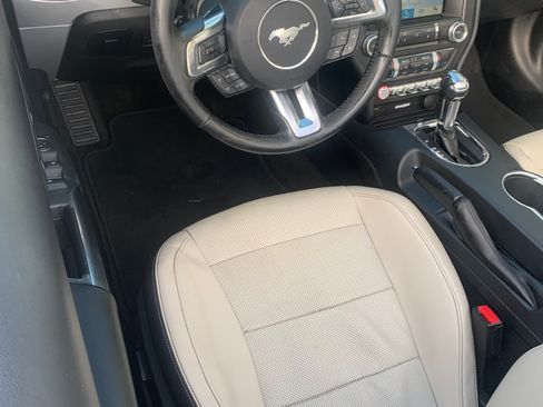 Used 2016 Ford Mustang Premium image 12