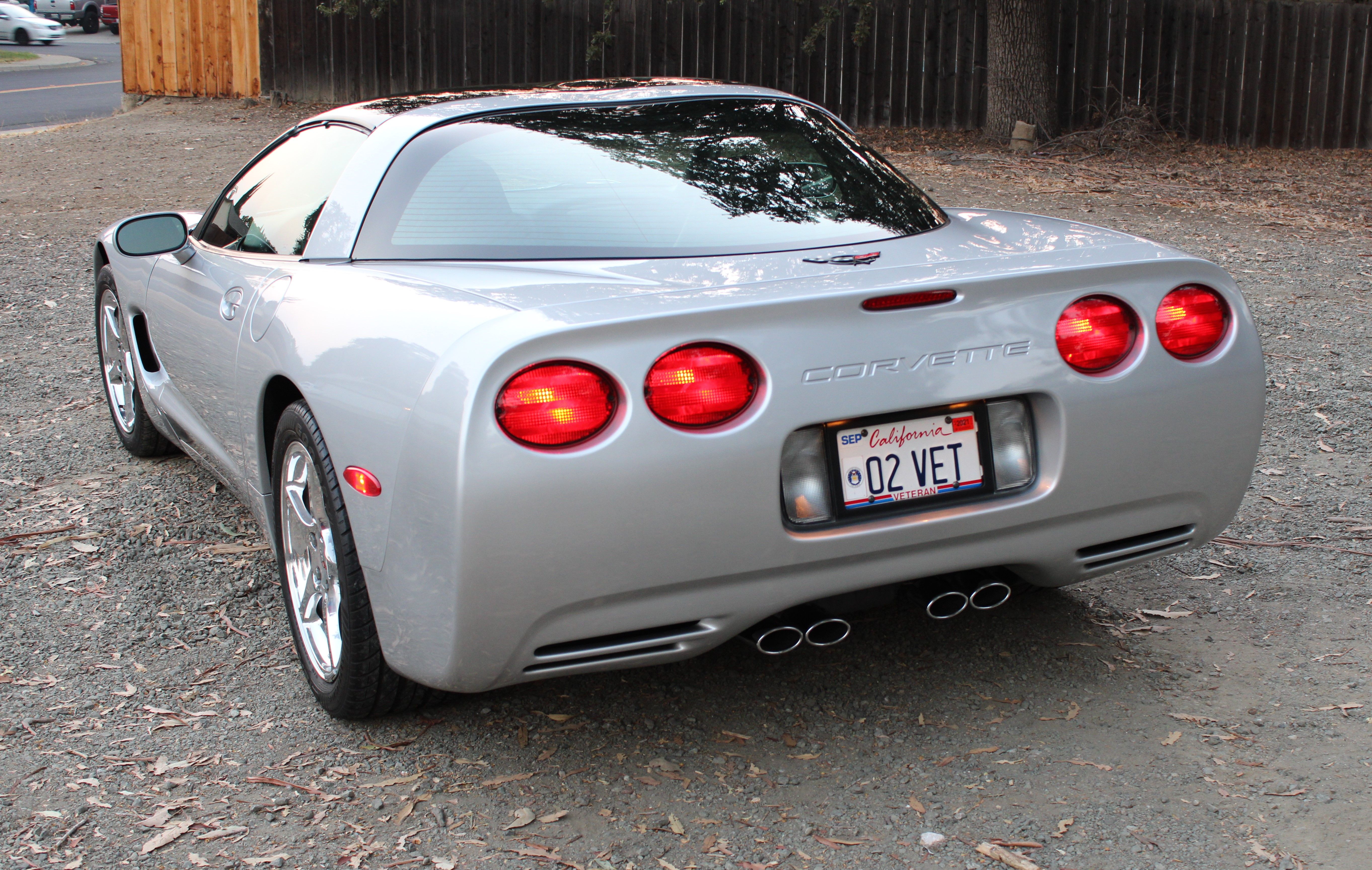 Used 2002 Chevrolet Corvette Coupe w/ Preferred Equipment Group2 RWD image 2