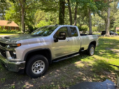 Used 2021 Chevrolet Silverado 2500 LT w/ Convenience Package AWD/4WD image 8