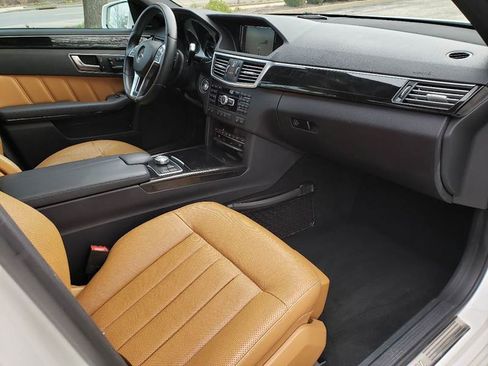 Used 2013 Mercedes-Benz E 550 E 550 4MATIC Sedan 4D image 5