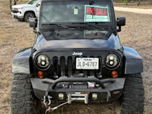 Used 2013 Jeep Wrangler Unlimited Sahara w/ Connectivity Group image 8