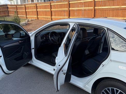 Used 2019 Volkswagen Jetta SE image 14