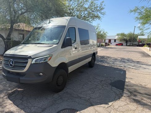 Used 2024 Mercedes-Benz Sprinter 2500 image 7