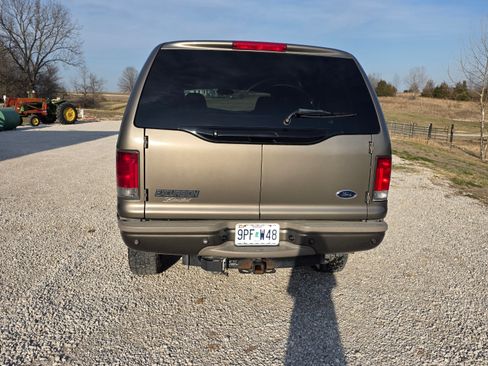 Used 2003 Ford Excursion Limited image 2