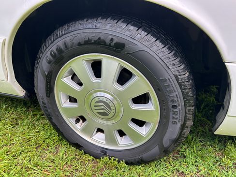 Used 2004 Mercury Grand Marquis LS RWD image 14