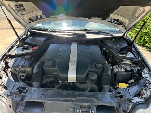 Used 2002 Mercedes-Benz C 240 Sedan image 2