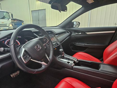 Used 2020 Honda Civic Sport image 2