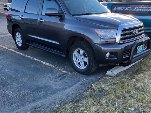 Used 2015 Toyota Sequoia SR5 image 1