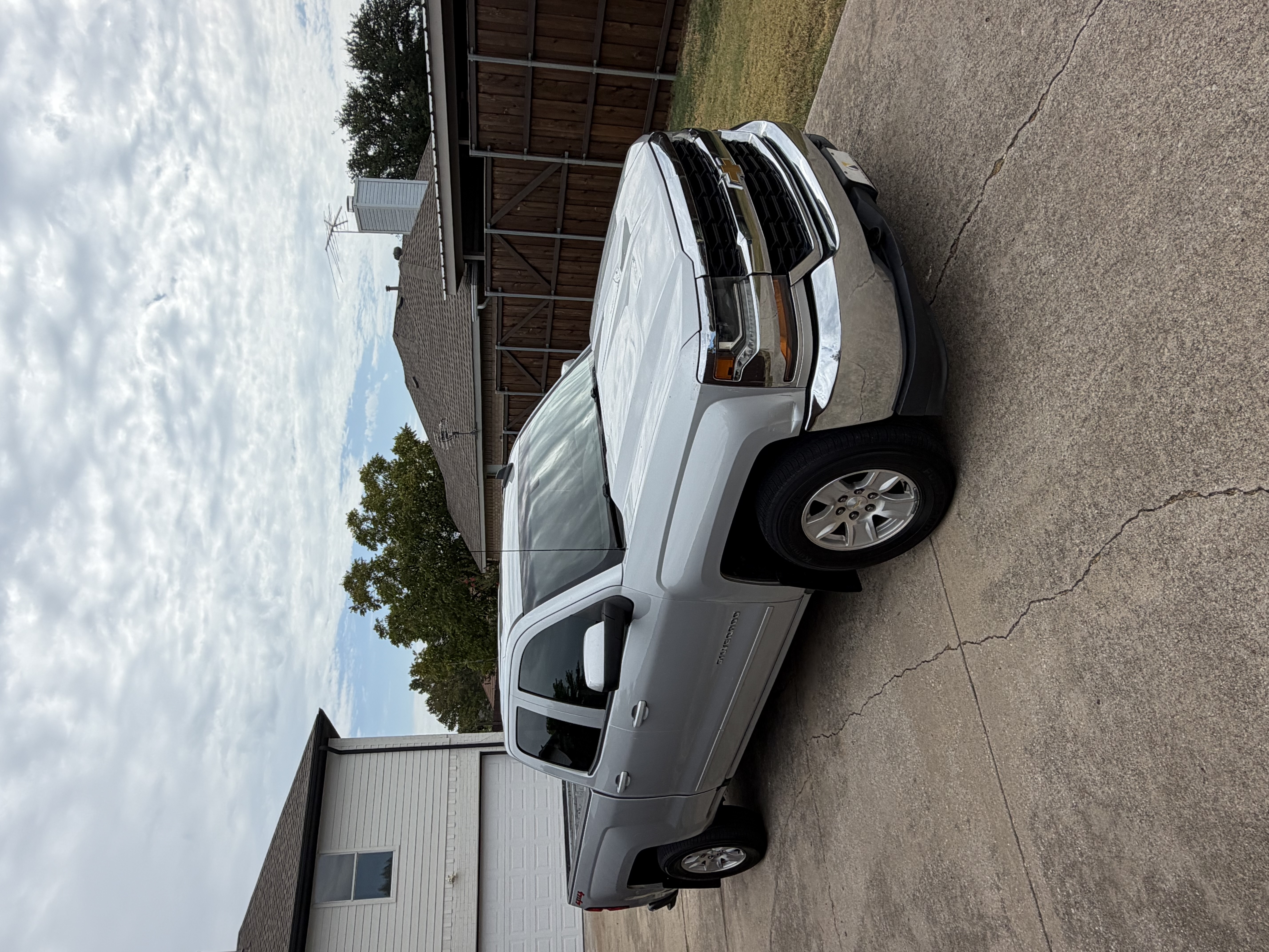 Used 2018 Chevrolet Silverado 1500 LT w/ Trailering Package AWD/4WD image 6