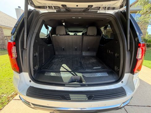 Used 2025 GMC Yukon XL Denali w/ Sun & Power Step Package AWD/4WD image 10