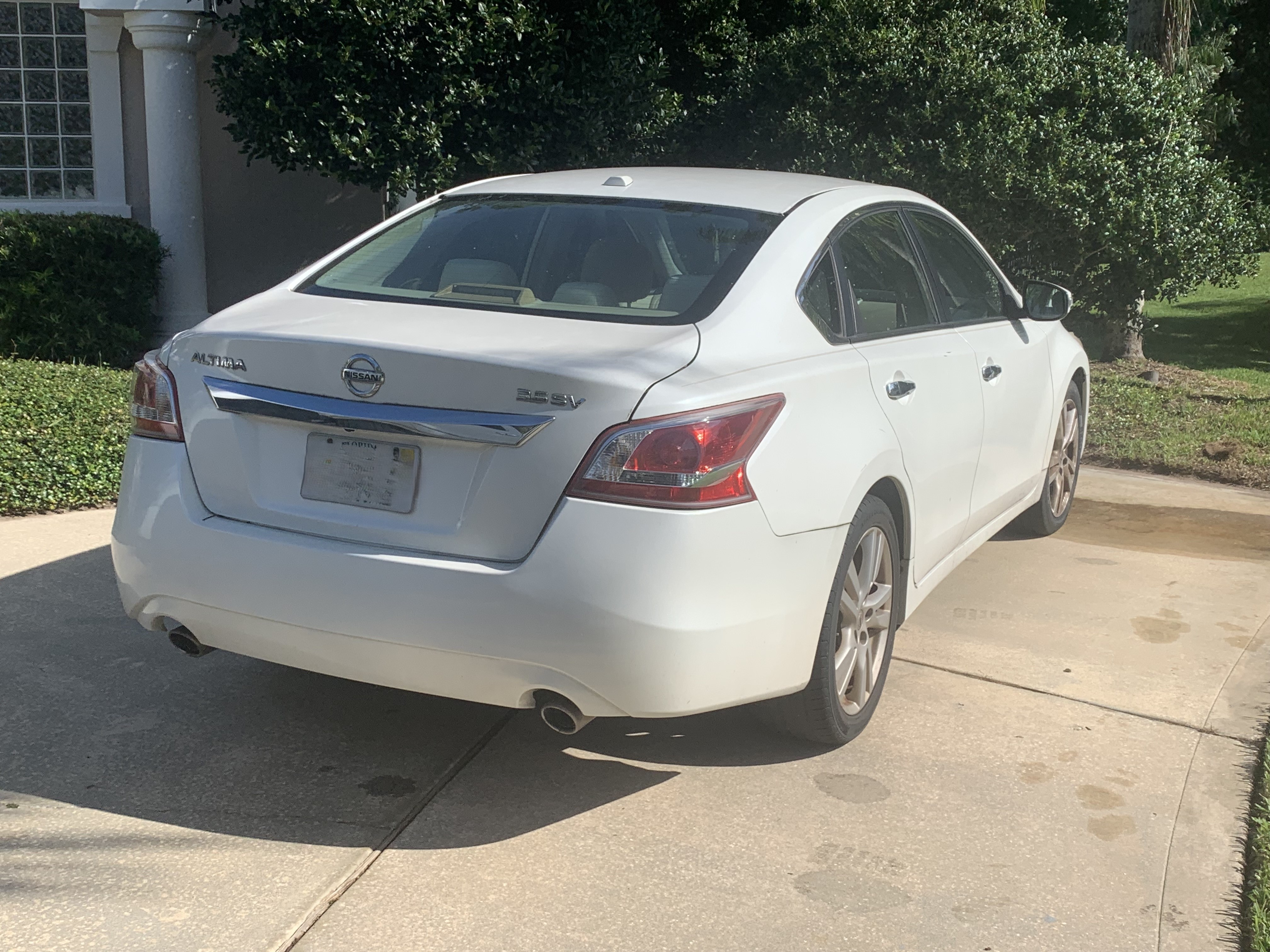 Used 2013 Nissan Altima 3.5 SV w/ Navigation Pkg FWD image 1