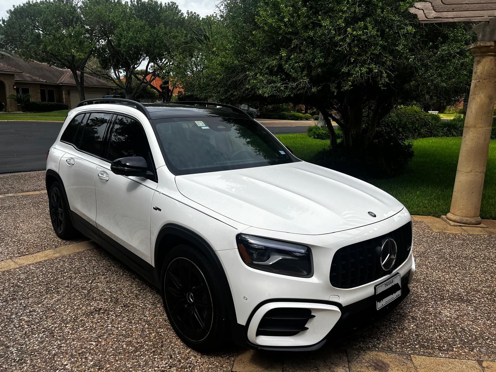 Used 2025 Mercedes-Benz GLB 35 AMG 4MATIC image 1