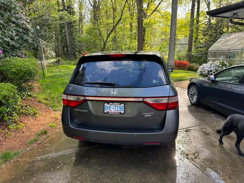 Used 2013 Honda Odyssey Touring Elite image 2