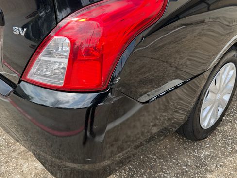 Used 2019 Nissan Versa SV image 11