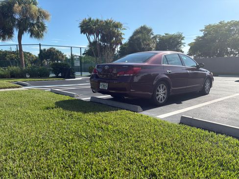 Used 2008 Toyota Avalon Limited FWD image 3