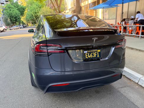 Used 2022 Tesla Model X AWD/4WD image 2