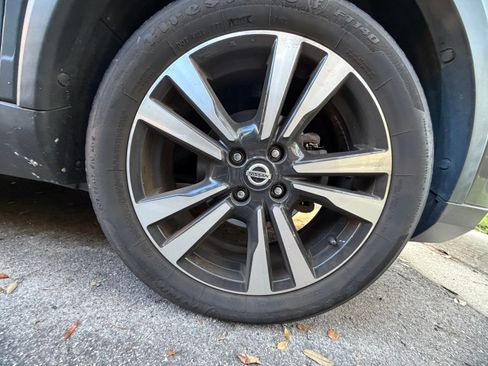 Used 2020 Nissan Kicks SV FWD image 16