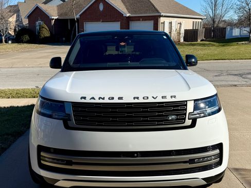 Used 2023 Land Rover Range Rover Long Wheelbase SE image 5