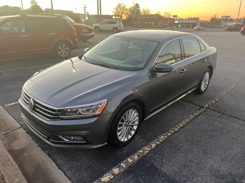 Used 2016 Volkswagen Passat 1.8T SE image 4