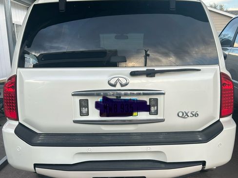 Used 2010 INFINITI QX56 4WD w/ Technology Pkg image 4