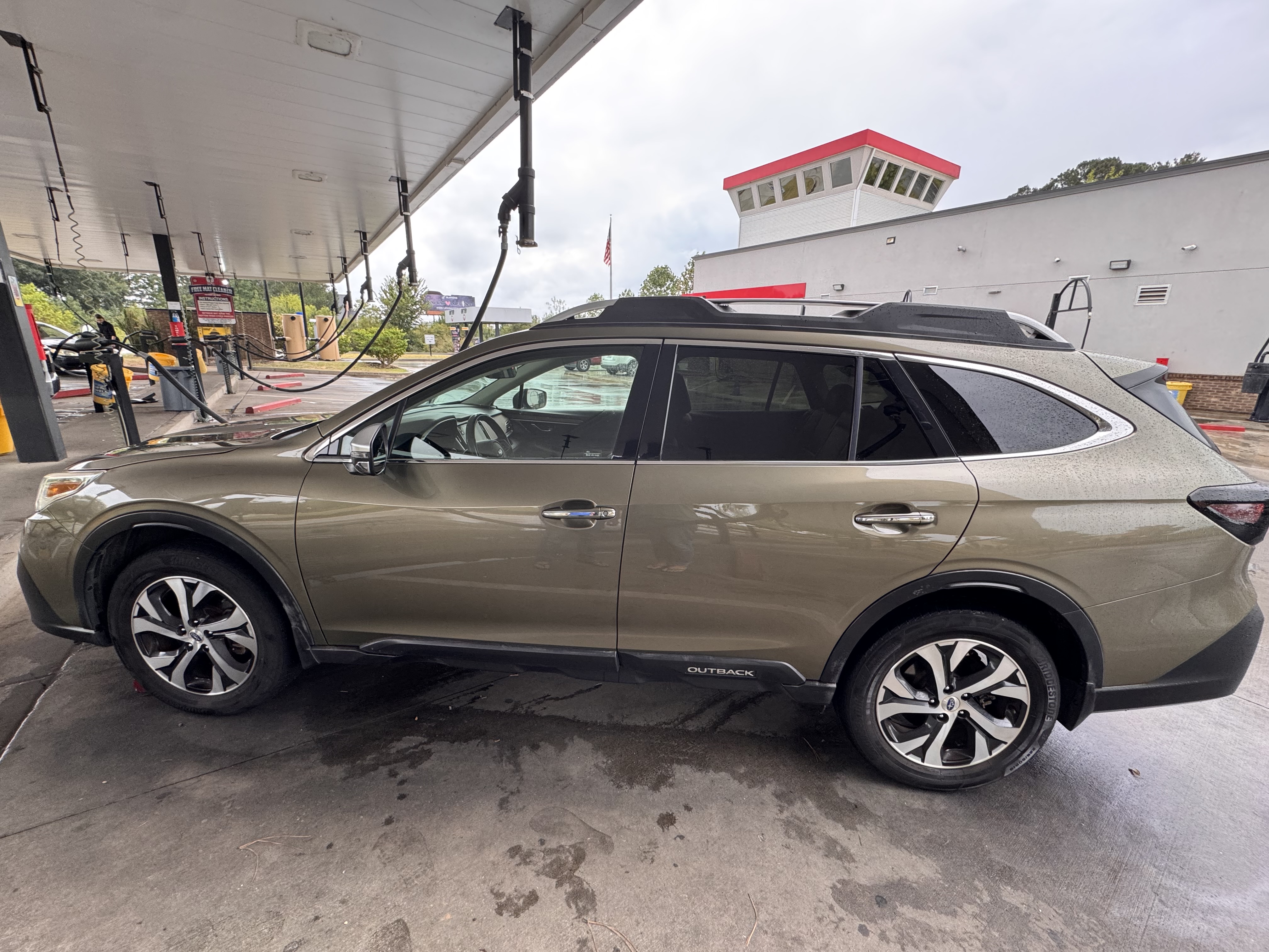Used 2020 Subaru Outback Touring XT AWD/4WD image 1