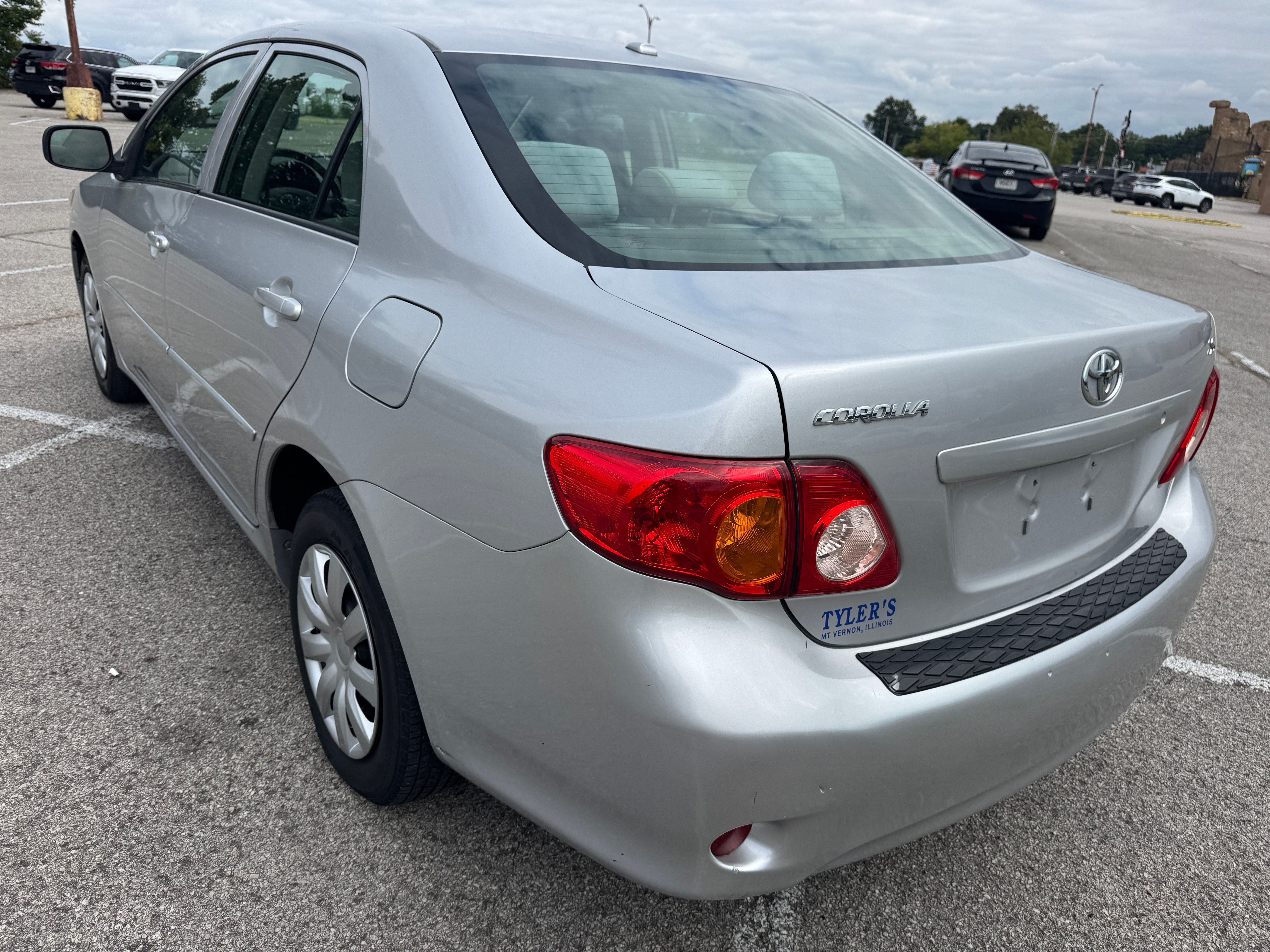 Used 2010 Toyota Corolla LE w/ All Weather Guard Pkg FWD image 4