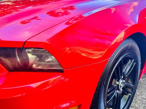 Used 2014 Ford Mustang Coupe image 4