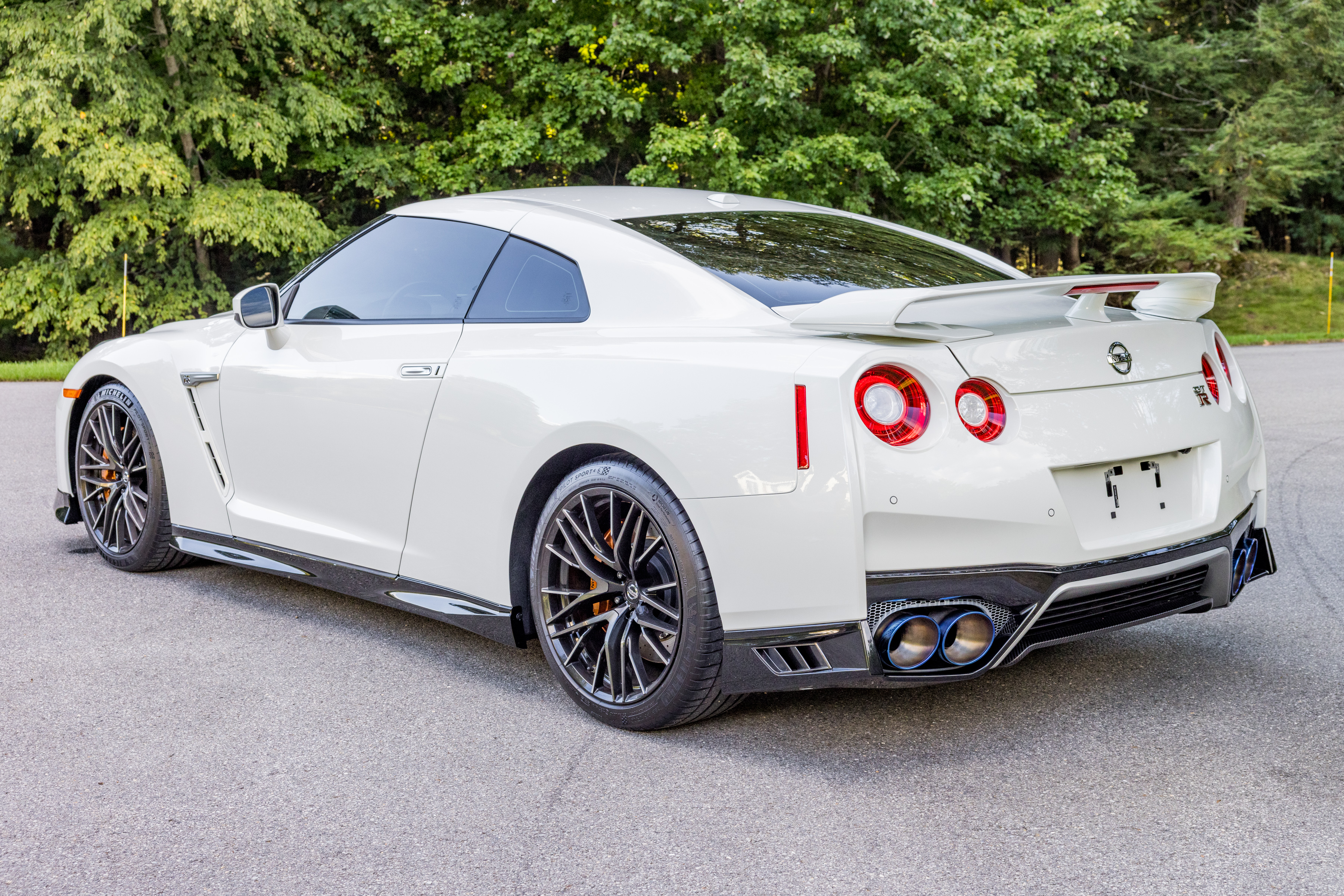 Used 2021 Nissan GT-R Premium AWD/4WD image 6