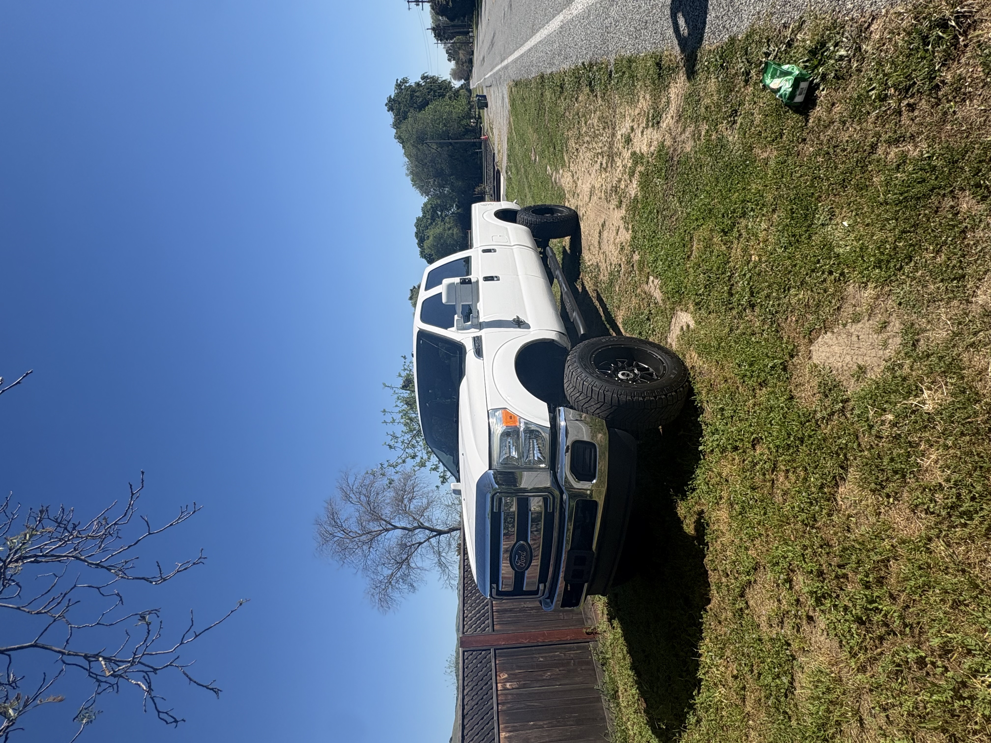 Used 2016 Ford F250 XLT AWD/4WD image 1