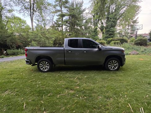 Used 2021 Chevrolet Silverado 1500 Custom w/ LPO, Dark Essentials Package AWD/4WD image 4