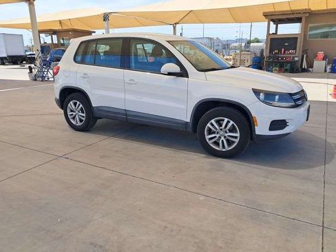 Used 2014 Volkswagen Tiguan S image 4